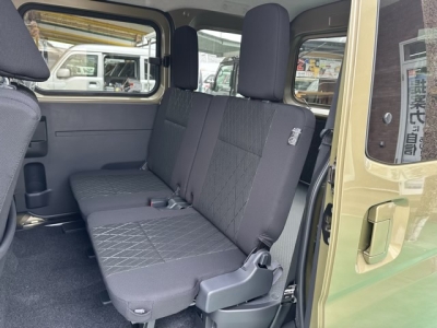 アトレー(ダイハツ)届出済未使用車 後席内装