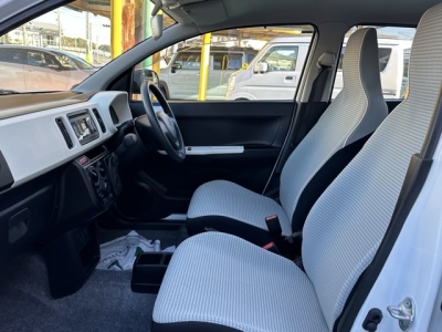 アルト(スズキ)中古車 前席内装