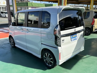 N-BOXカスタム(ホンダ)ディーラ-試乗車 後方