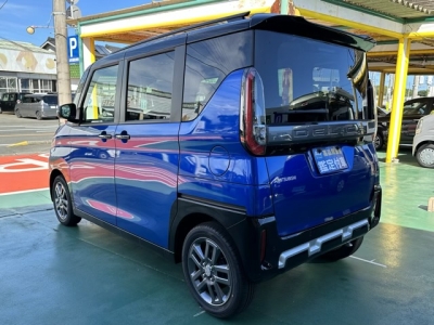 デリカミニ(三菱)届出済未使用車 後方