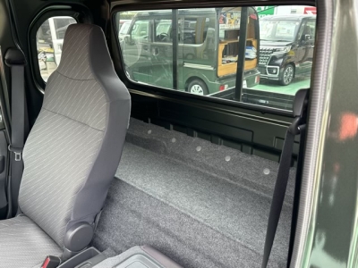 キャリイトラック(スズキ)ディーラー試乗車 後席内装