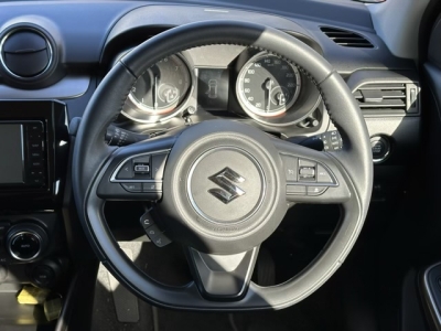 スイフト(スズキ)中古車 内外装写真