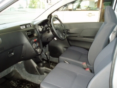 ミラバン(ダイハツ)中古車 前席内装