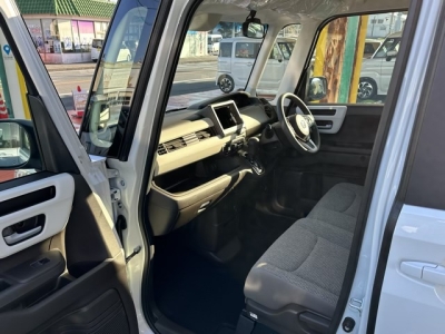 N-BOX(ホンダ)届出済未使用車 前席内装
