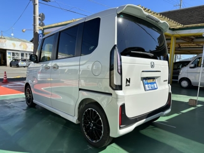 新型N-BOX(ホンダ)届出済未使用車 後方