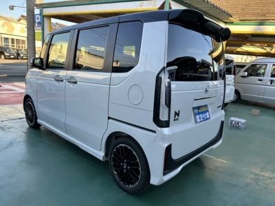 新型N-BOX(ホンダ)届出済未使用車 後方