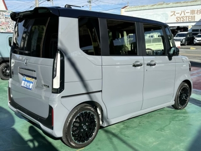 新型N-BOX(ホンダ)届出済未使用車 内外装写真他