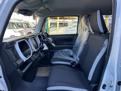 ハスラー(ダムド)新車見本展示無 前席内装
