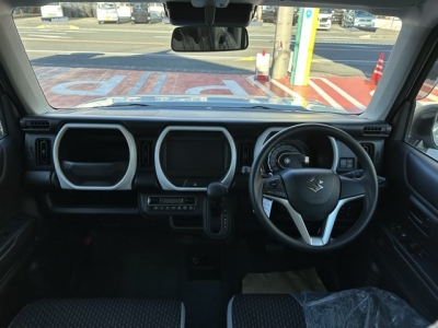 ハスラー(ダムド)新車見本展示無 後席から見た前席