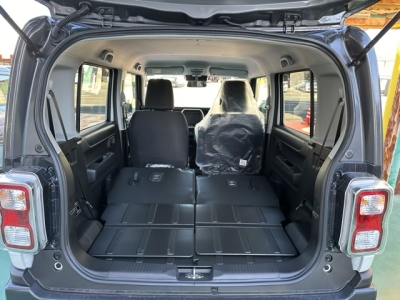 ハスラー(ダムド)新車見本展示無 内外装写真他１