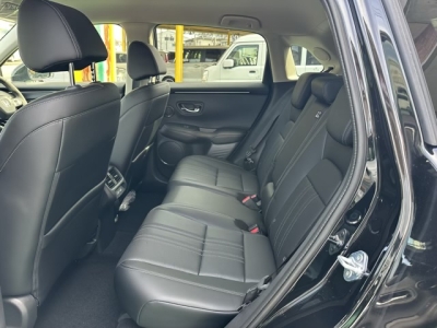 ZR-V (ホンダ)登録済未使用車 後席内装