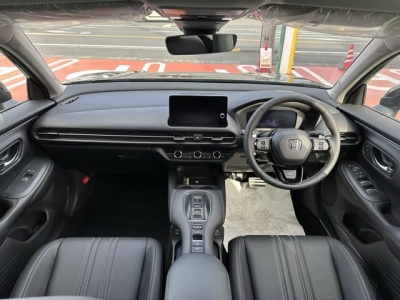 ZR-V (ホンダ)登録済未使用車 後席から見た前席