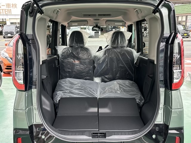 デリカミニ(三菱)新車見本展示有 11