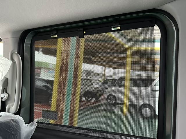 デリカミニ(三菱)新車見本展示有 12