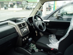パジェロミニ4WD(三菱)中古車 前席内装