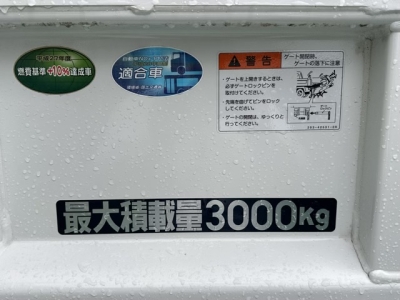 キャンター(三菱)ディーラ-試乗車 内外装写真