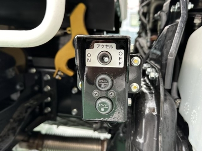 キャンター(三菱)ディーラ-試乗車 内外装写真他