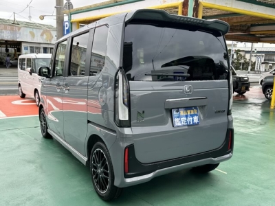 新型N-BOX(ホンダ)届出済未使用車 後方