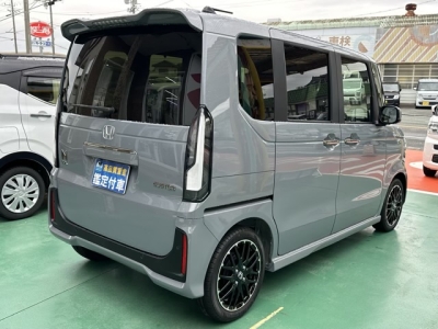 新型N-BOX(ホンダ)届出済未使用車 前席内装