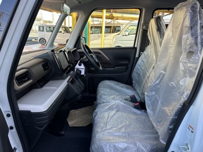 新型スペーシア(スズキ)新車見本展示有 前席内装
