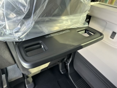 新型N-BOX(ホンダ)届出済未使用車 内外装写真他１