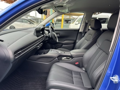 ZR-V (ホンダ)ディーラ-試乗車 前席内装
