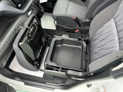 ソリオ(スズキ)ディーラ-試乗車 内外装写真