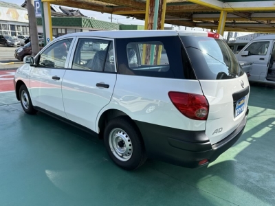 AD(ニッサン)中古車 後方