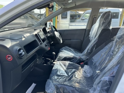 AD(ニッサン)中古車 前席内装