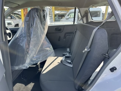 AD(ニッサン)中古車 後席内装