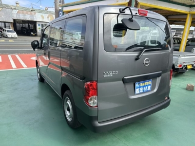 NV200バネットバン(ニッサン)レンタＵＰ 後方