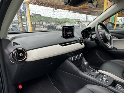 CX-3(マツダ)中古車 後席内装