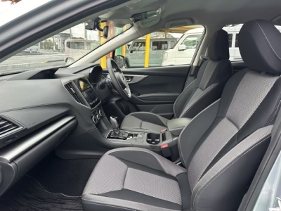 インプレッサスポーツ(スバル)中古車 前席内装