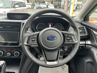 インプレッサスポーツ(スバル)中古車 内外装写真