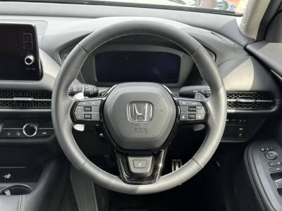 ZR-V(ホンダ)ディーラ-試乗車 内外装写真他１