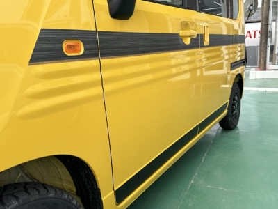 N-VAN(ホンダ)届出済未使用車 後席から見た前席
