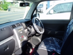 ムーブコンテ(ダイハツ)未使用車 前席内装