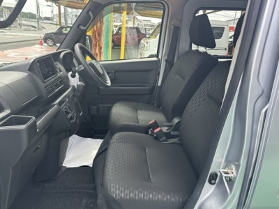 ハイゼットデッキバン(ダイハツ)ディーラ-試乗車 前席内装
