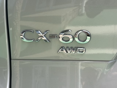 CX-60(マツダ)ディーラ-試乗車 後席から見た前席