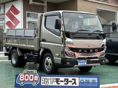 キャンター(三菱)中古車 後席内装