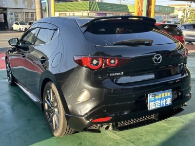 MAZDA3 ファストバック(マツダ)中古車 後方