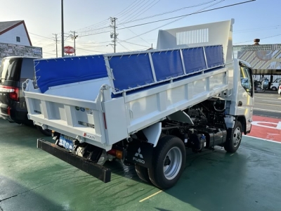 キャンター(三菱)ディーラ-試乗車 内外装写真他２