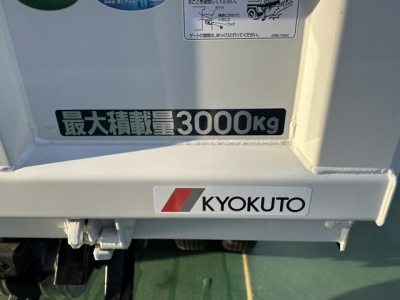 キャンター(三菱)ディーラ-試乗車 内外装写真他