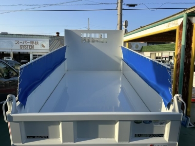 キャンター(三菱)ディーラ-試乗車 内外装写真他１