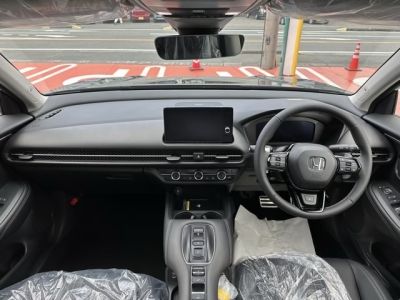 ZR-V (ホンダ)登録済未使用車 後席から見た前席