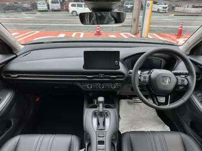 ZR-V(ホンダ)登録済未使用車 後席から見た前席