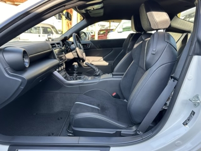 GR86(トヨタ)中古車 前席内装