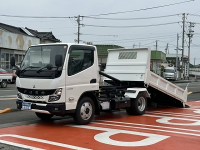 キャンター(三菱)レンタ登録済未使用車 前方