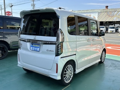 N-BOXカスタム(ホンダ)中古車 前席内装