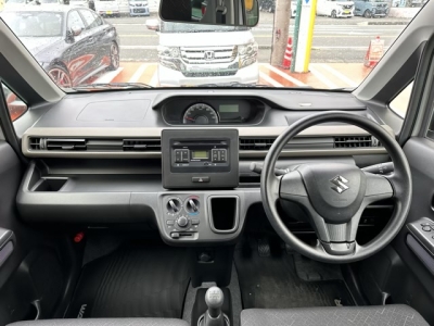 ワゴンＲ(スズキ)中古車 後席から見た前席